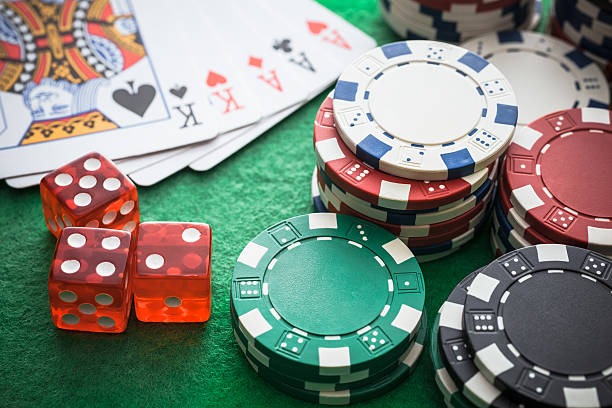 Multi-bet slip interface showing Liga 1, Piala AFF, and live casino selections combined
